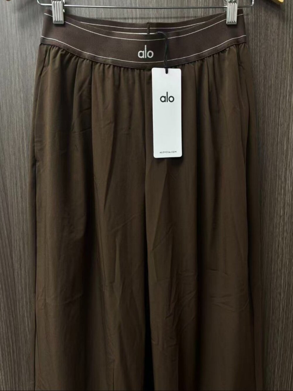 ALO Yoga Women's Coffee Brown Suit Pants ๐ Regular Size - Picture 2 of 8